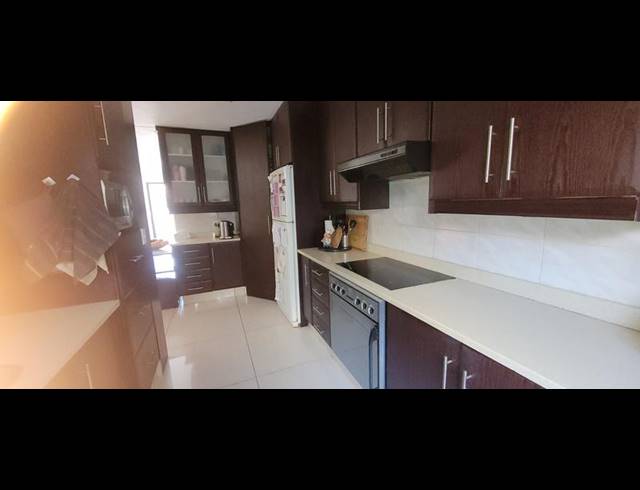 3 BEDROOM TOWNHOUSE FOR SALE IN BASSONIA